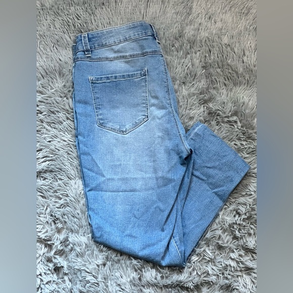 d. jeans - Picture 2 of 3